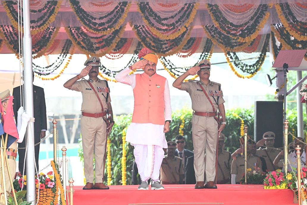 स्वतंत्रता दिवस मुख्य समारोह – झंडावंदन, परेड, माननीय मुख्य अतिथि द्वारा परेड निरीक्षण एवं प्रेरणादायक सम्बोधन